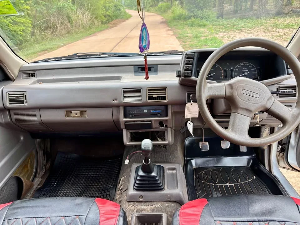 1996 Isuzu TFR III 2