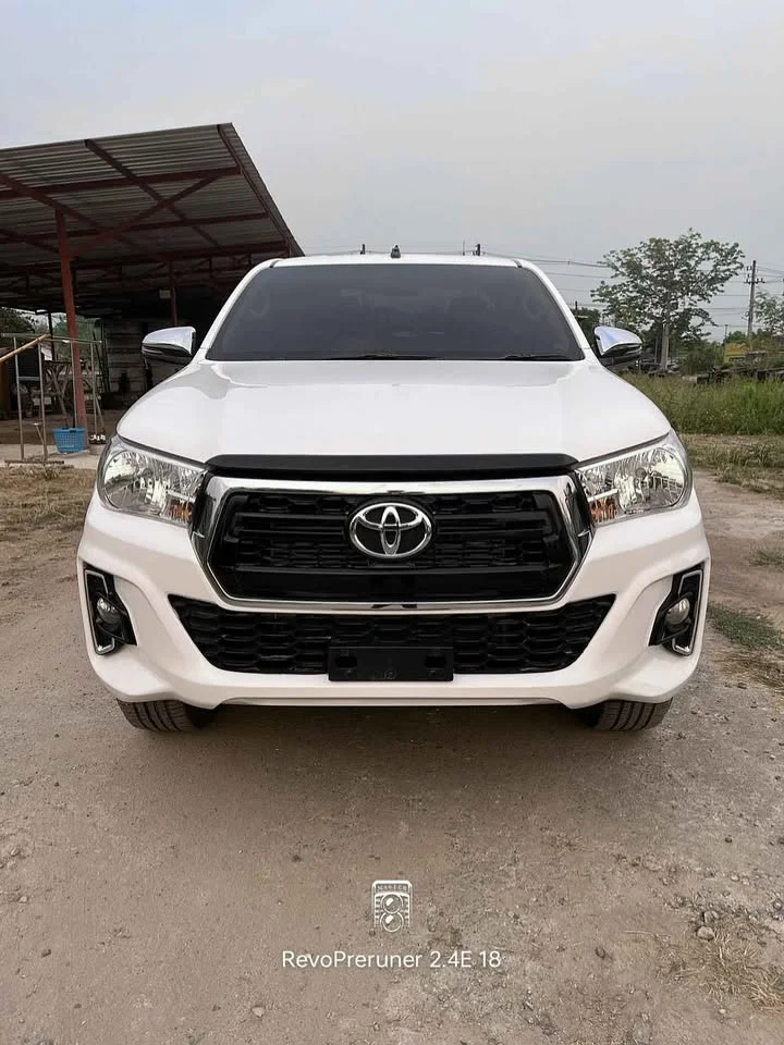 2018 Toyota Hilux VIII 2
