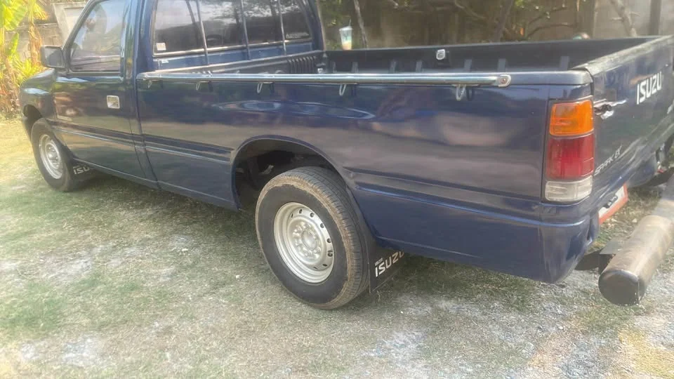 1995 Isuzu TFR III 3