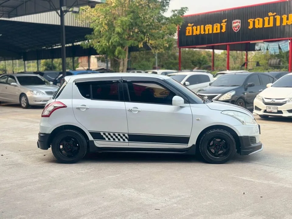 2012 Suzuki Swift II 3