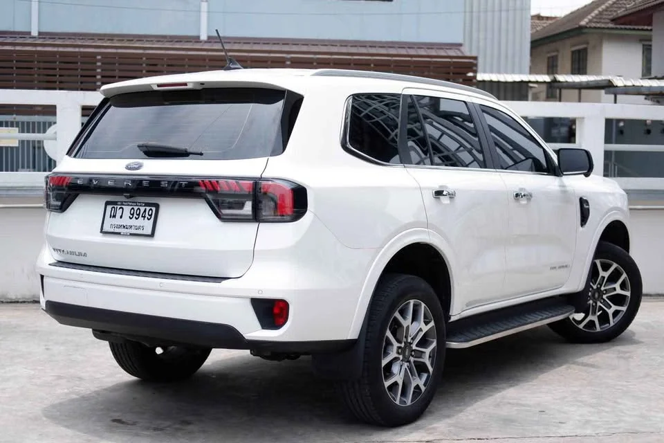 2024 Ford Everest III 3