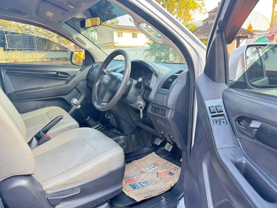 2560 Isuzu D-Max II (RT) 3