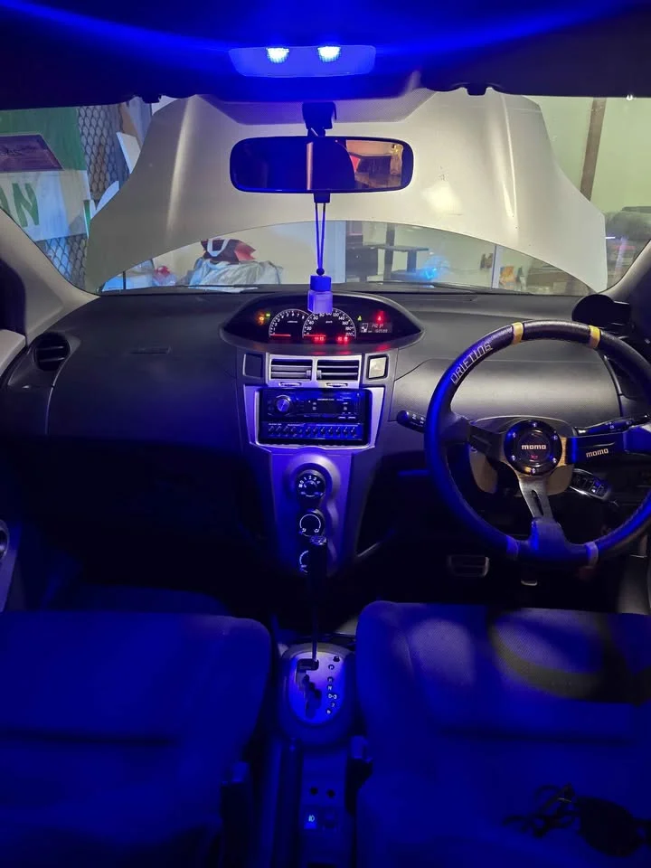 2010 Toyota Yaris II 3