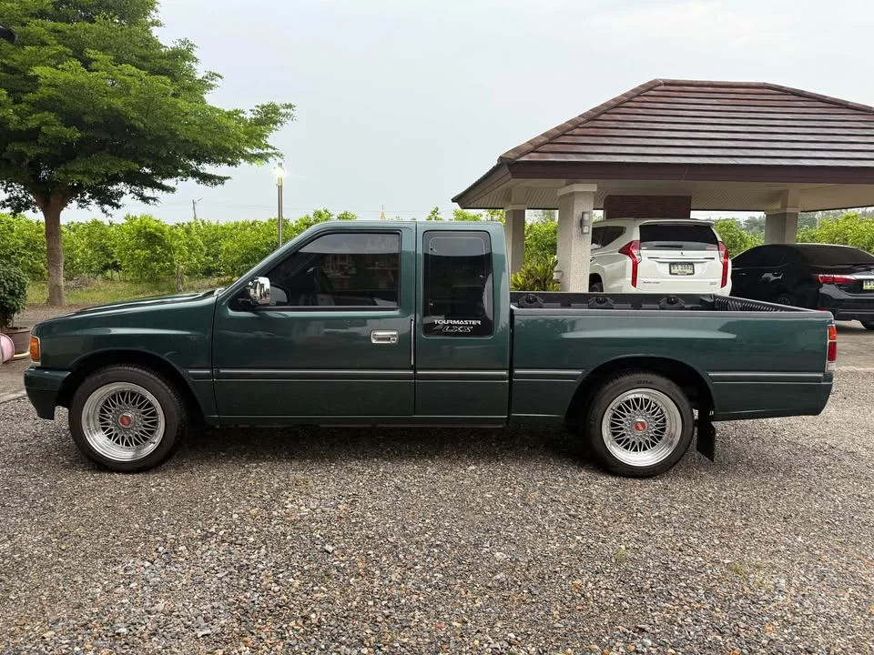 1996 Isuzu TFR III 2