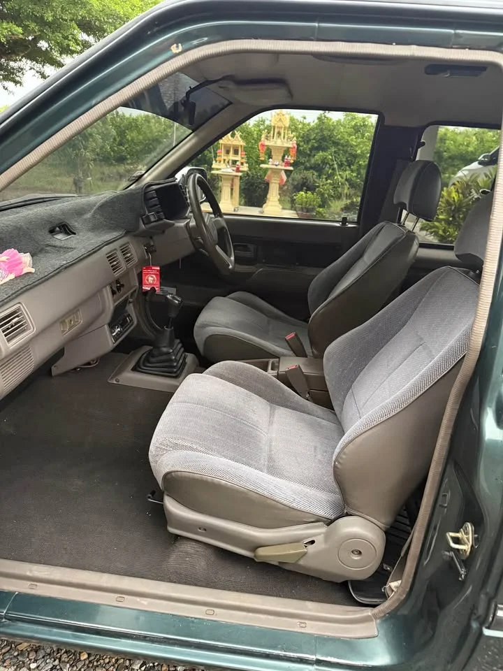 1996 Isuzu TFR III 3