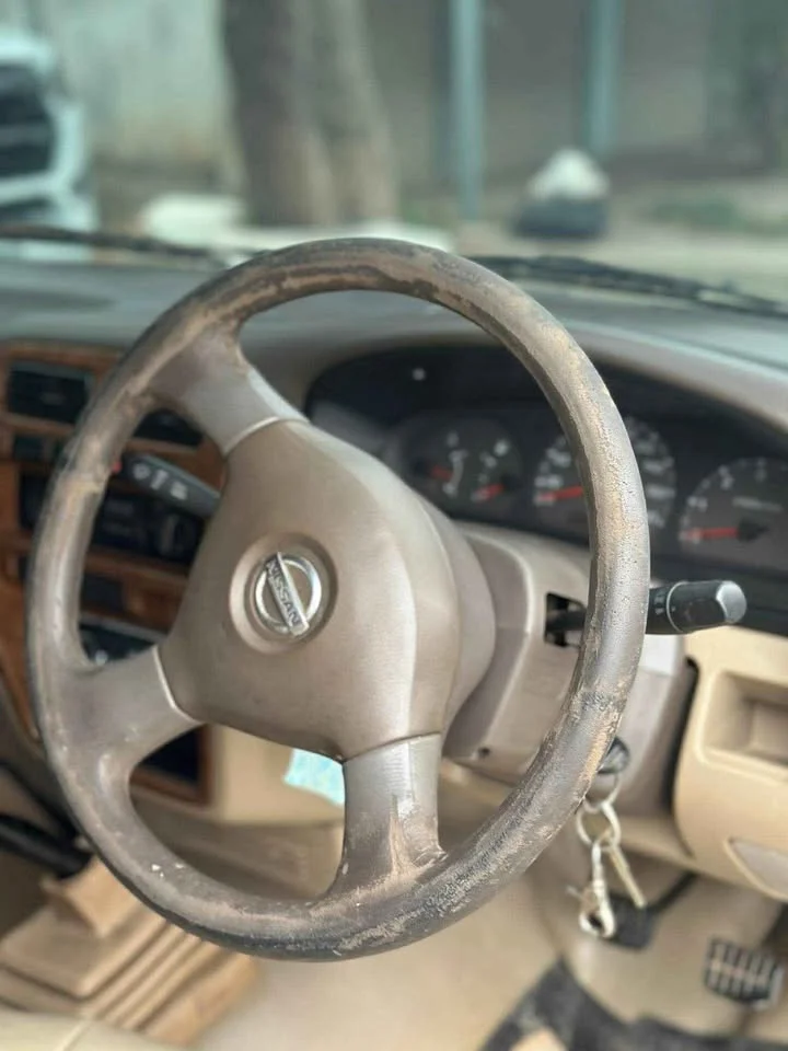 2004 Nissan Frontier I 3