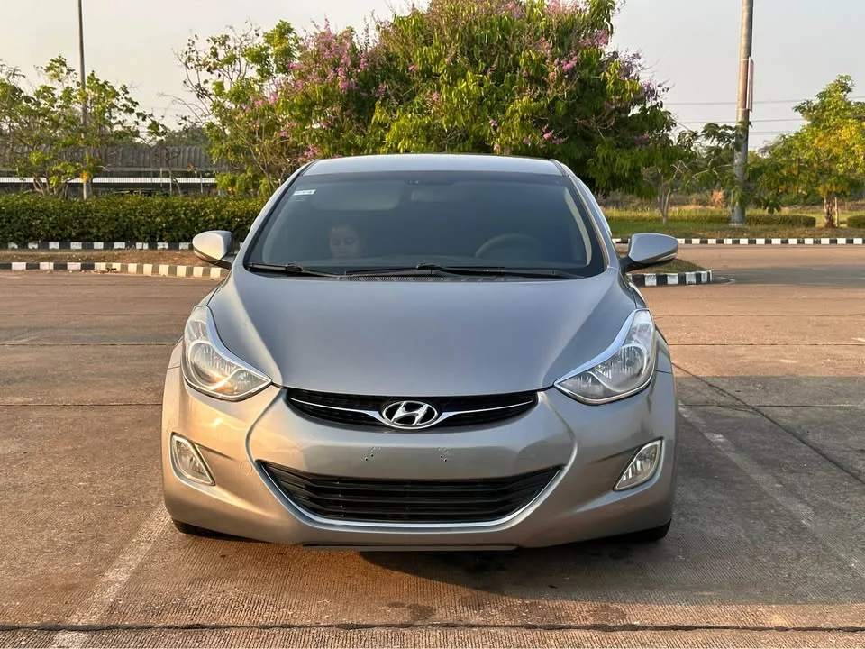 2013 Hyundai Elantra V 3