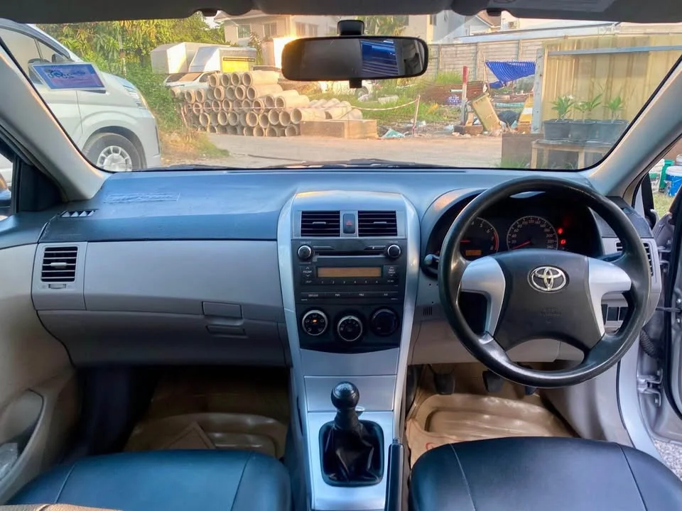 2012 Toyota Corolla Altis X (E140) 3