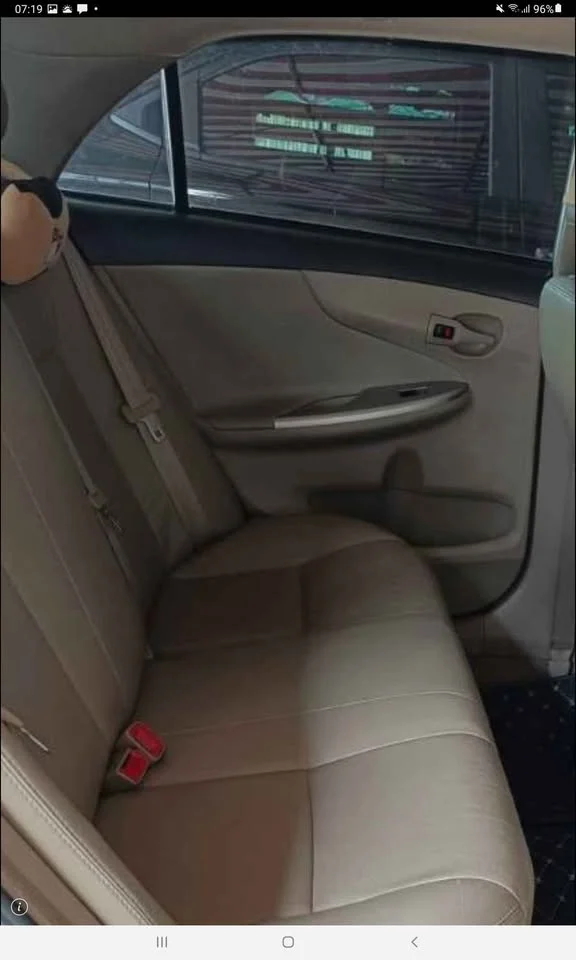 Toyota Corolla Altis X (E140) 3