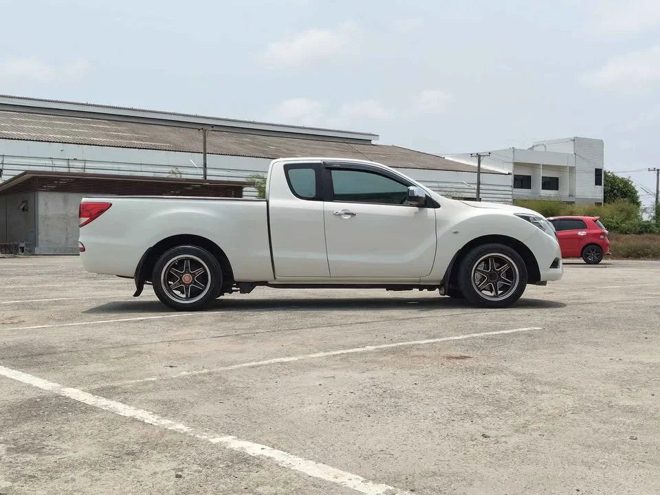 2015 Mazda BT-Series II 2