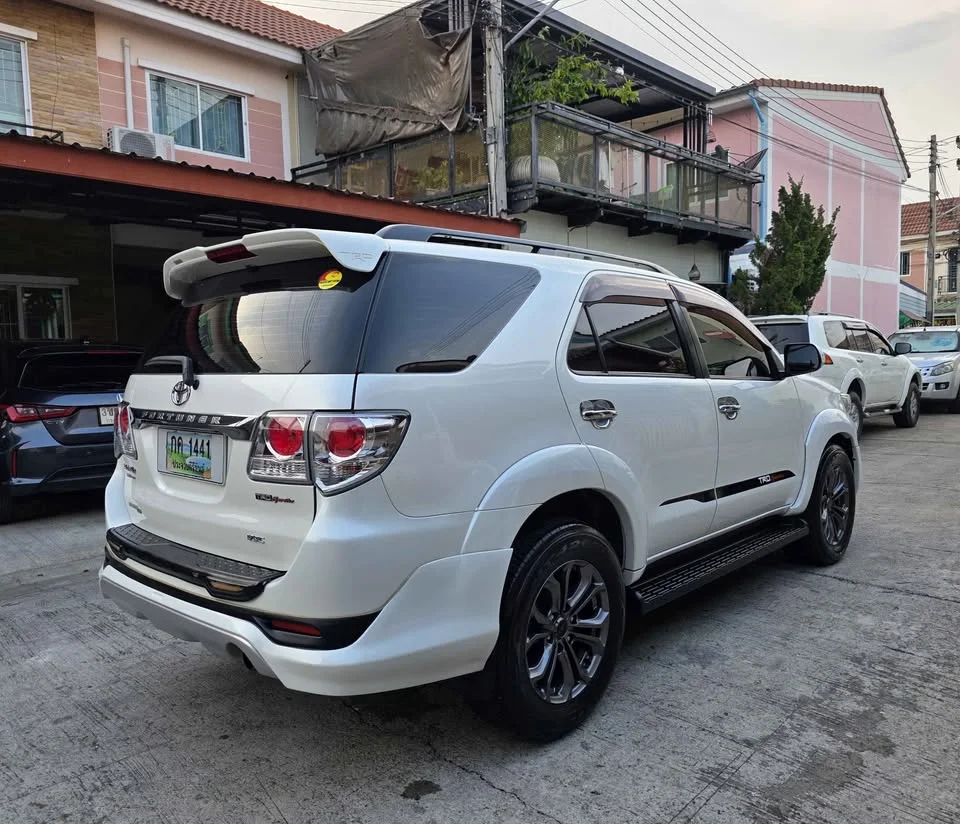2012 Toyota Fortuner I 2