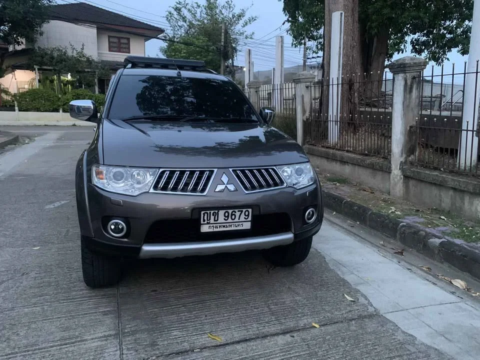 2011 Mitsubishi Pajero Sport II 2
