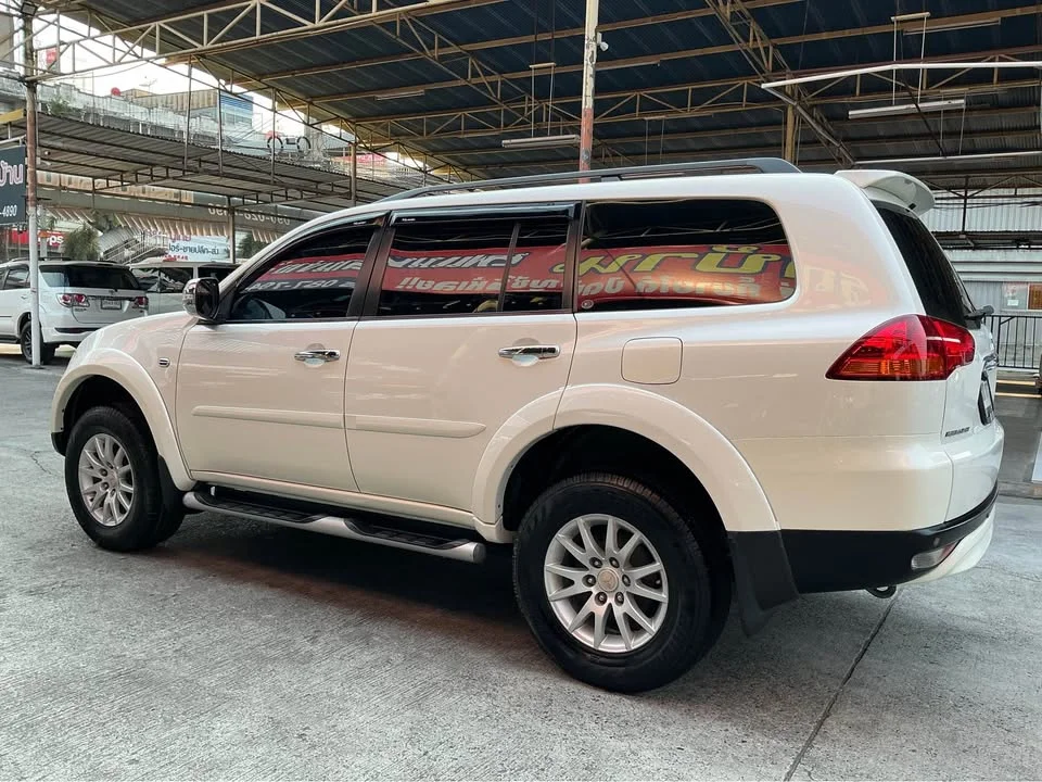 2012 Mitsubishi Pajero Sport II 2