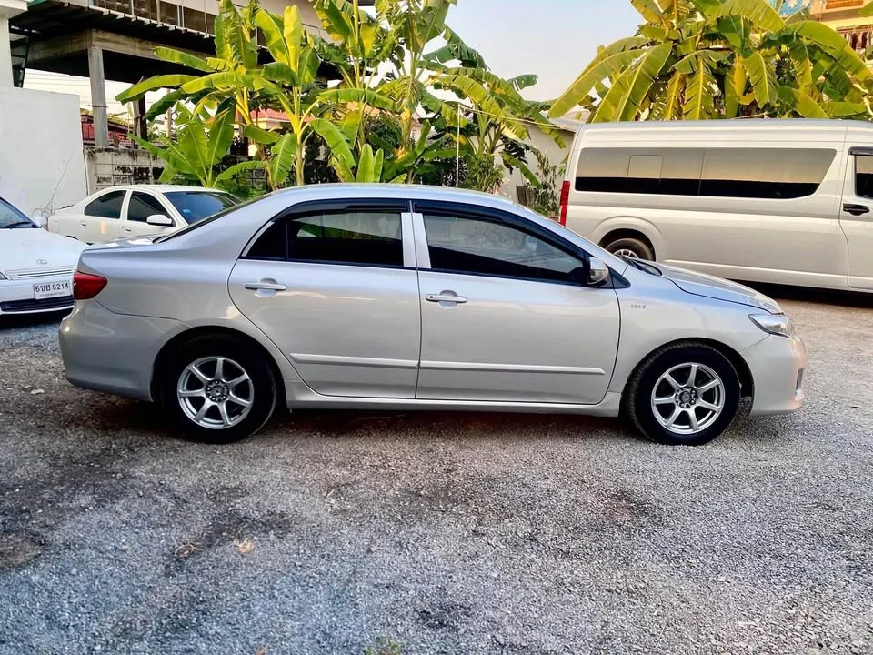 2012 Toyota Corolla Altis X (E140) 3