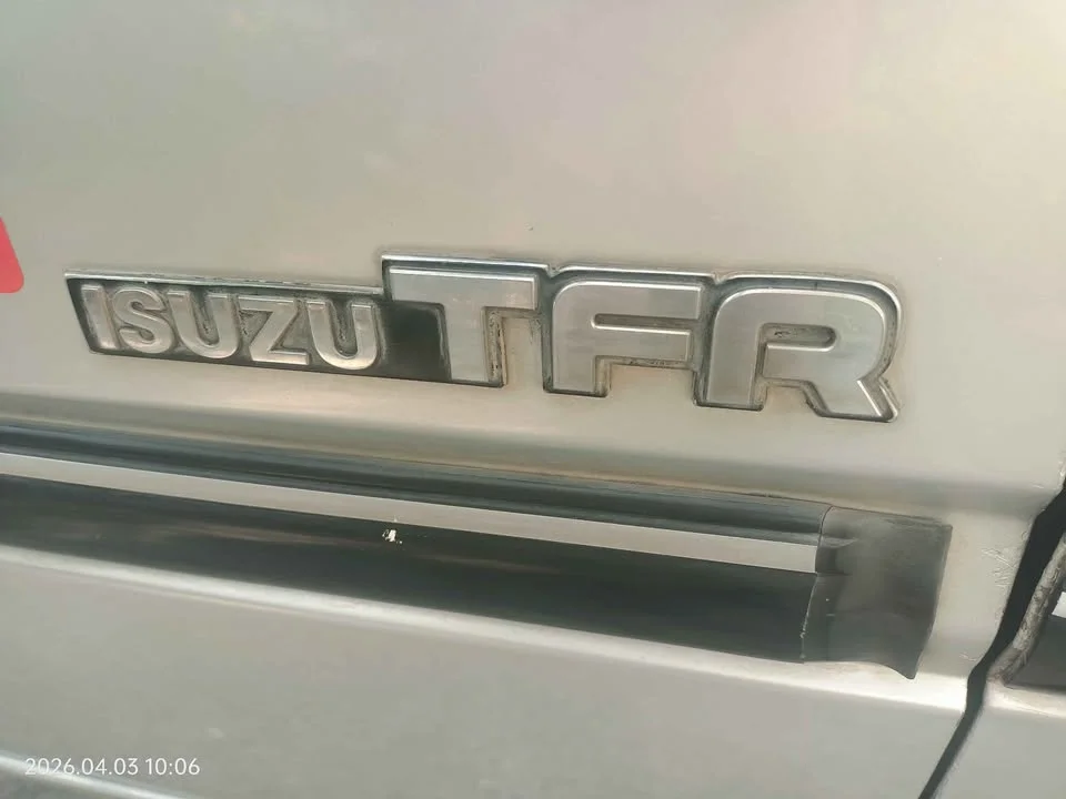 1993 Isuzu TFR III 2