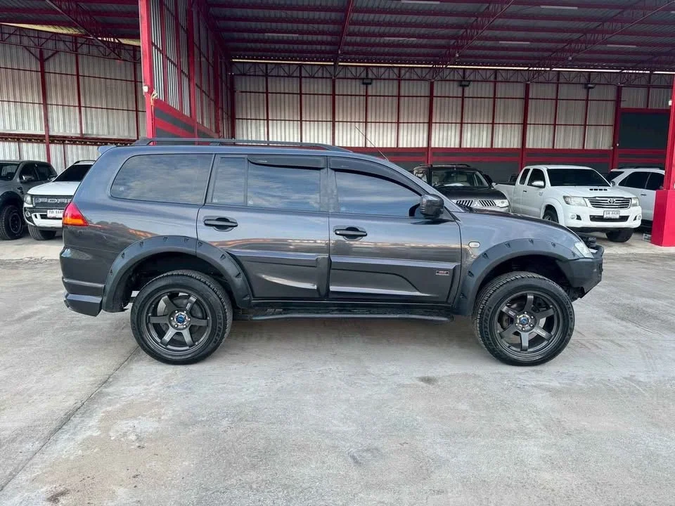 2009 Mitsubishi Pajero Sport II 2