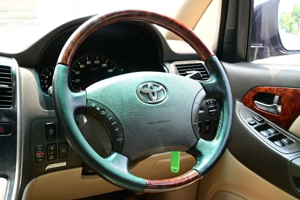 2005 Toyota Alphard, Vellfire I (AH10) 3