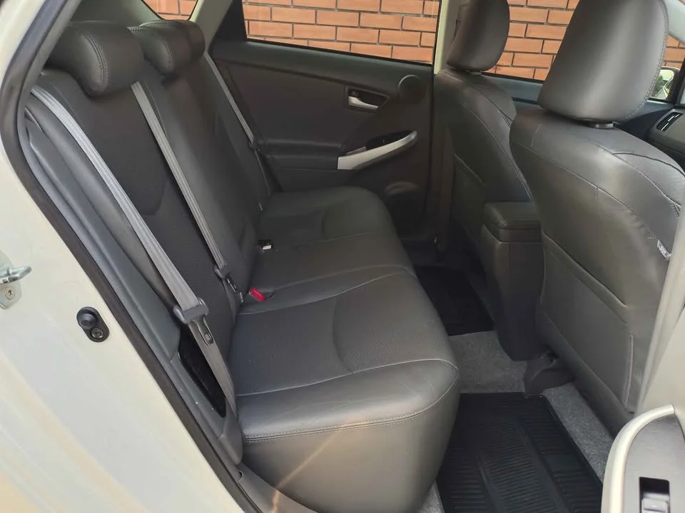 2011 Toyota Prius III 3