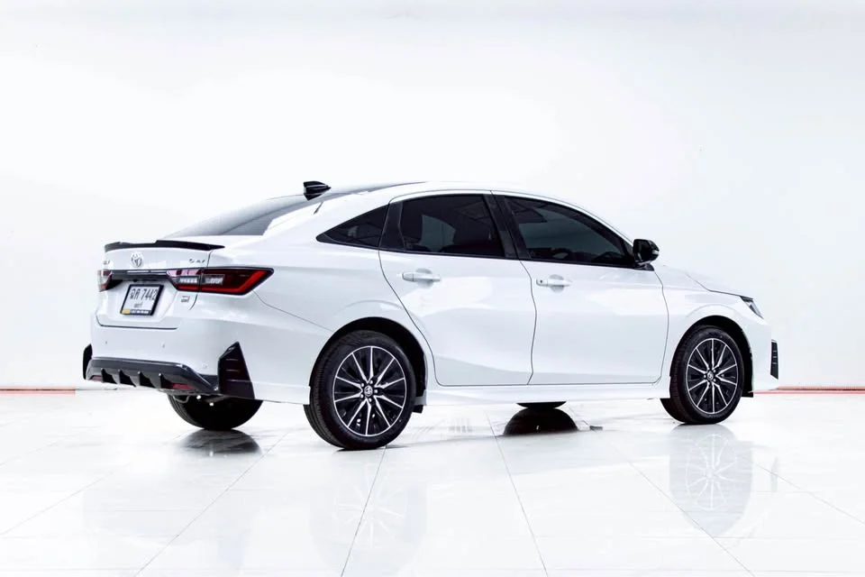 2025 Toyota Yaris ATIV IV 2