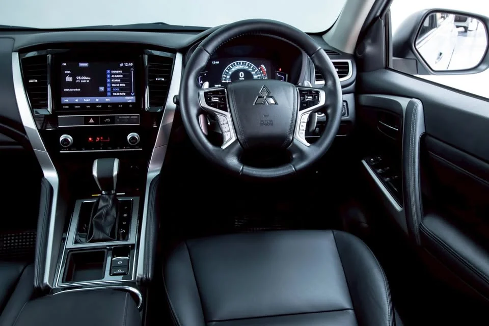 2020 Mitsubishi Pajero Sport III 3