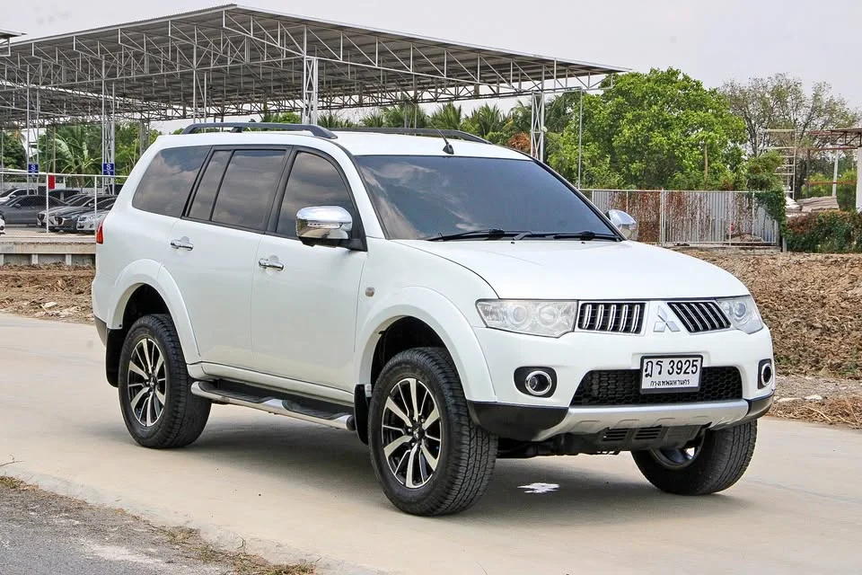 2010 Mitsubishi Pajero Sport II 2