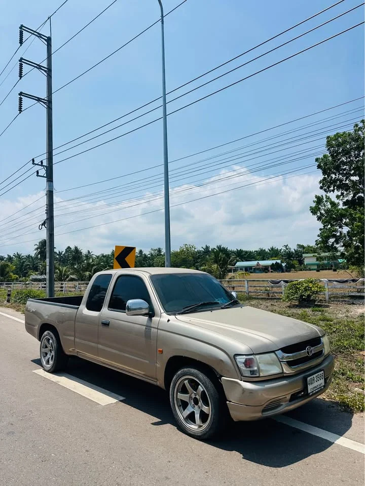 2004 Toyota Hilux Tiger VI 3
