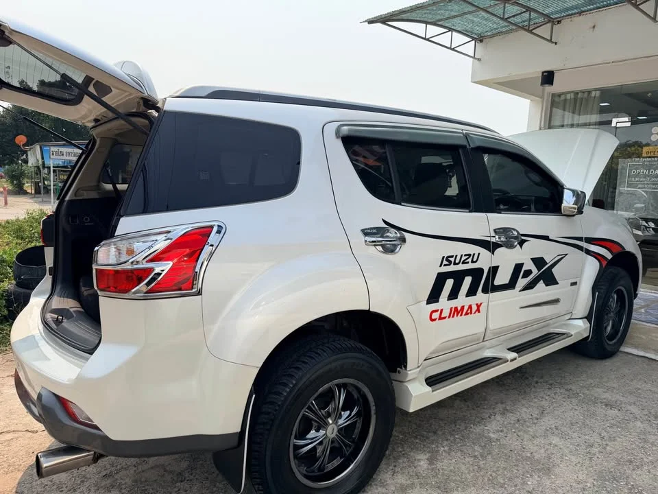 2013 Isuzu MU-X I 2