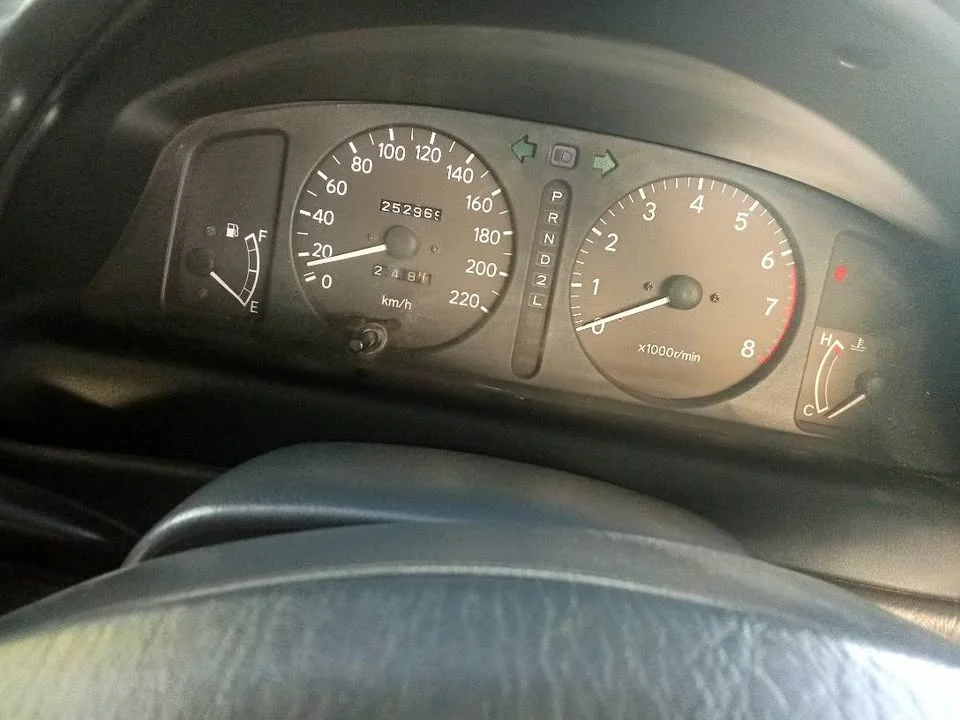 2000 Toyota Corolla Altis VIII (E110) 3