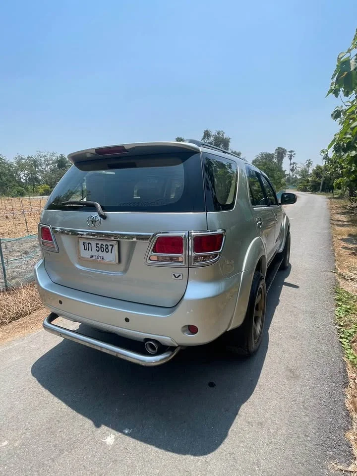 2005 Toyota Fortuner I 3