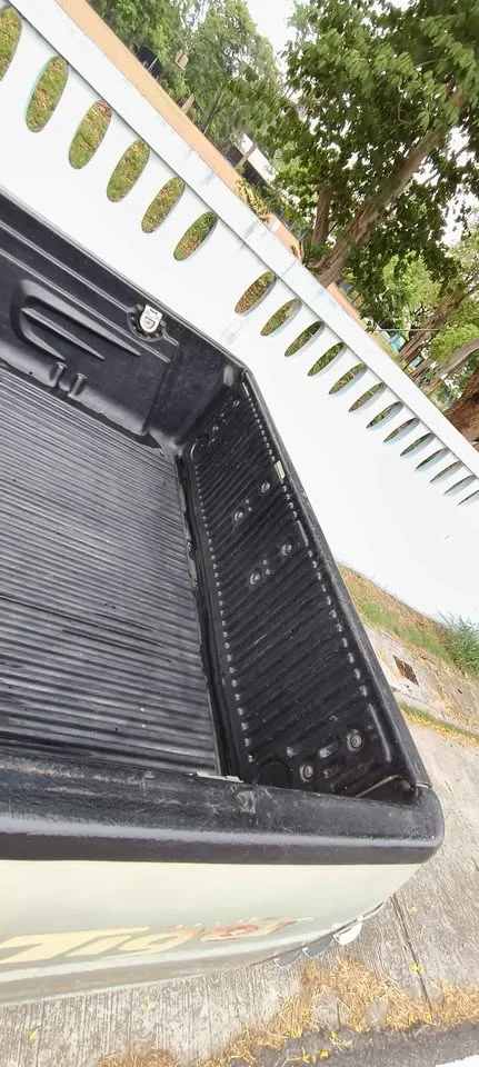 2002 Toyota Hilux Tiger VI 3