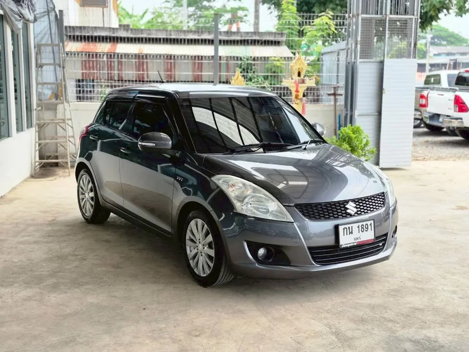 2013 Suzuki Swift II 3