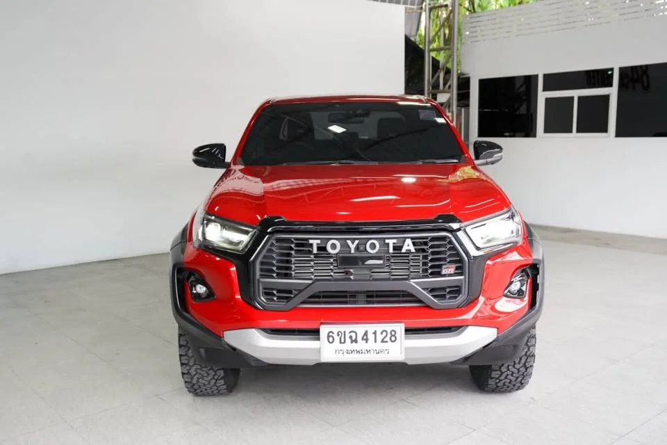 2024 Toyota Hilux VIII 2