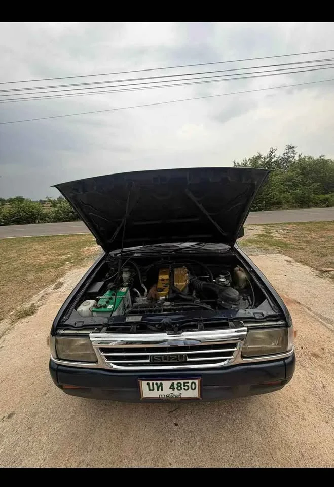 1995 Isuzu TFR III 2