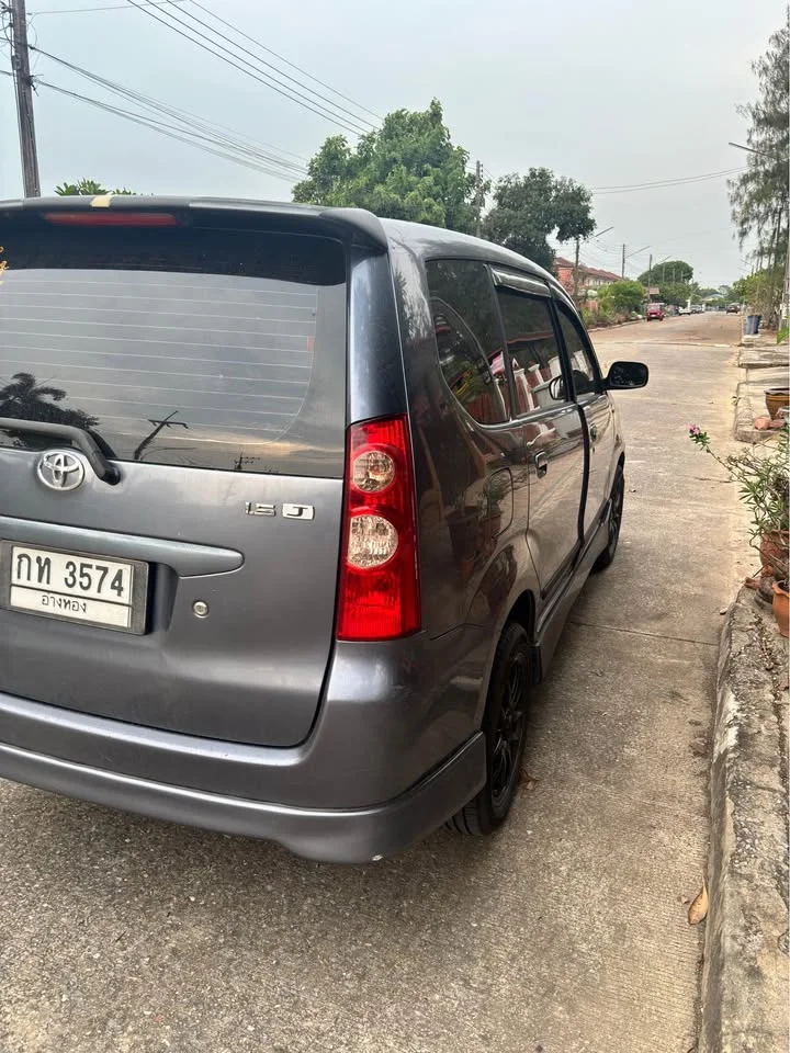 2010 Toyota Avanza I 3