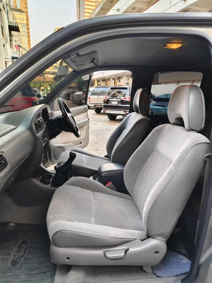 2003 Mazda 2500 Fighter V 3