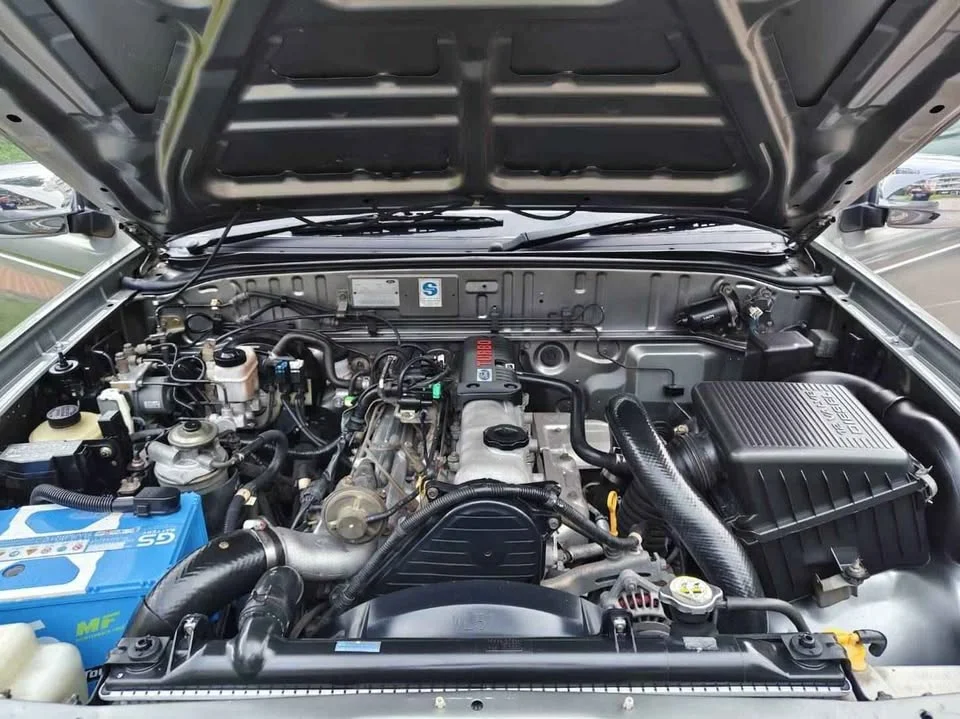 2003 Mazda 2500 Fighter V 2
