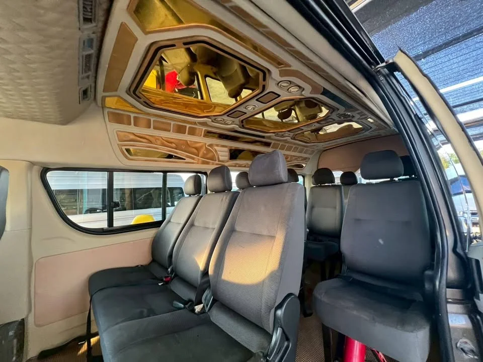 2005 Toyota Commuter V (H200) 2