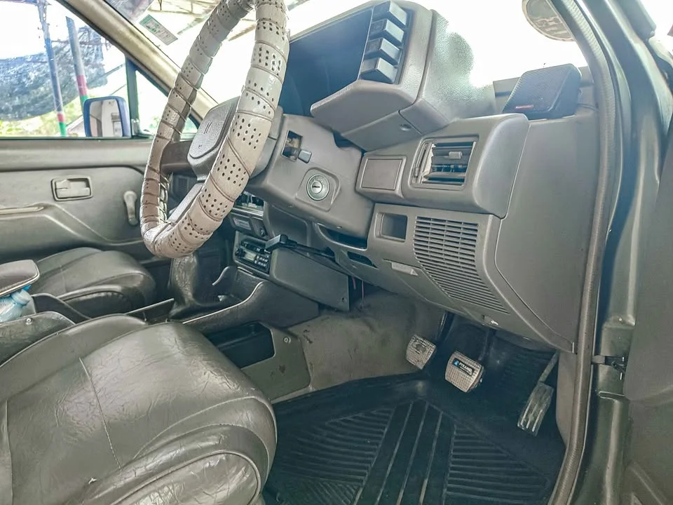 1990 Isuzu TFR III 3