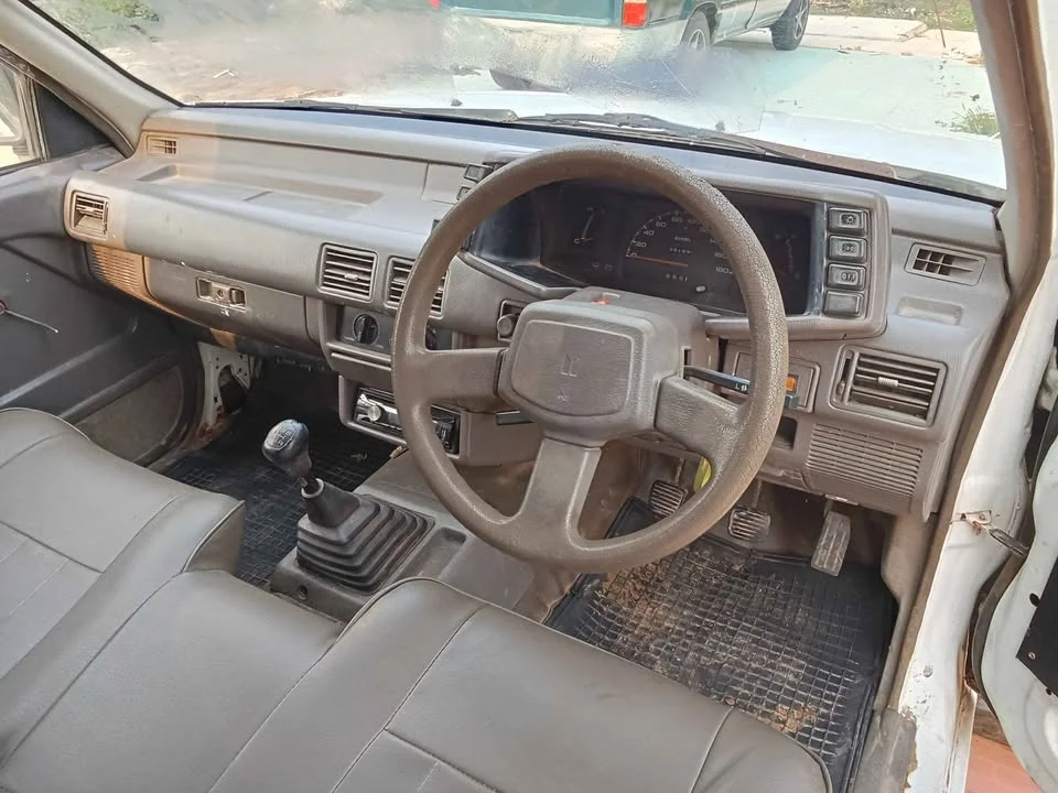 1992 Isuzu TFR III 2