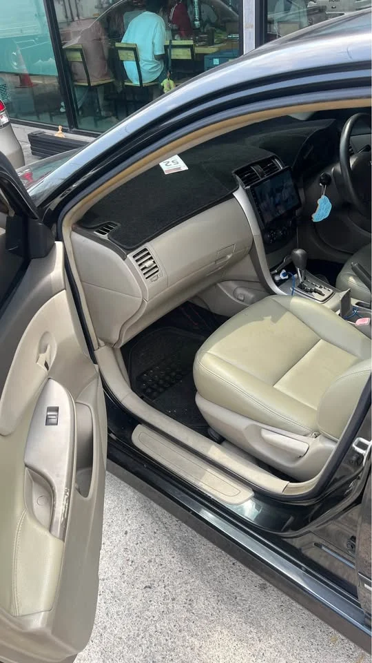 2010 Toyota Corolla Altis X (E140) 2