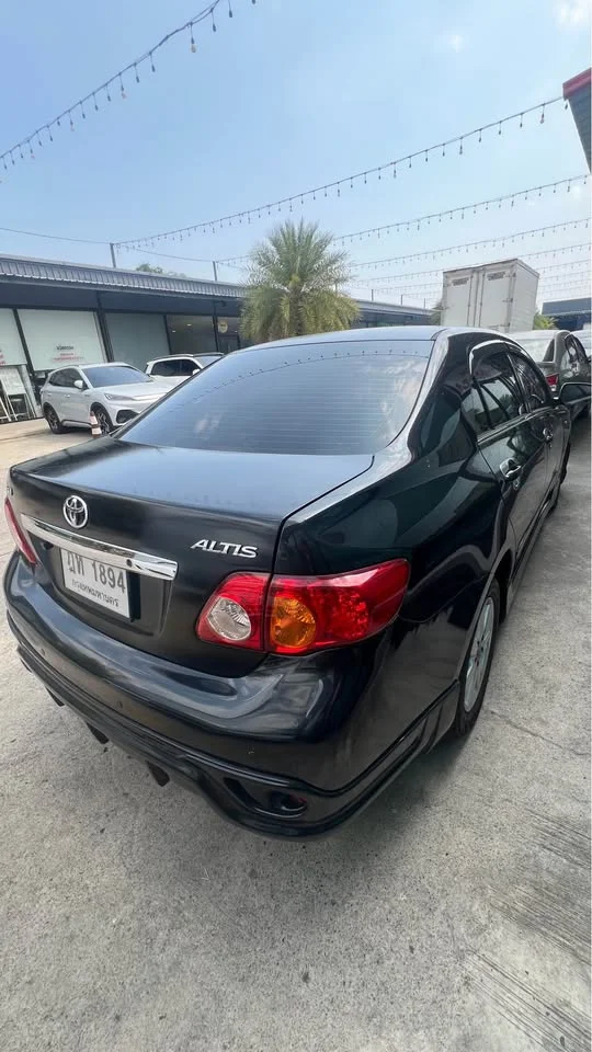 2010 Toyota Corolla Altis X (E140) 3