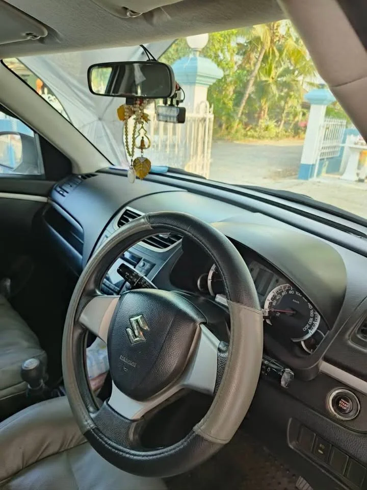 2013 Suzuki Swift II 2
