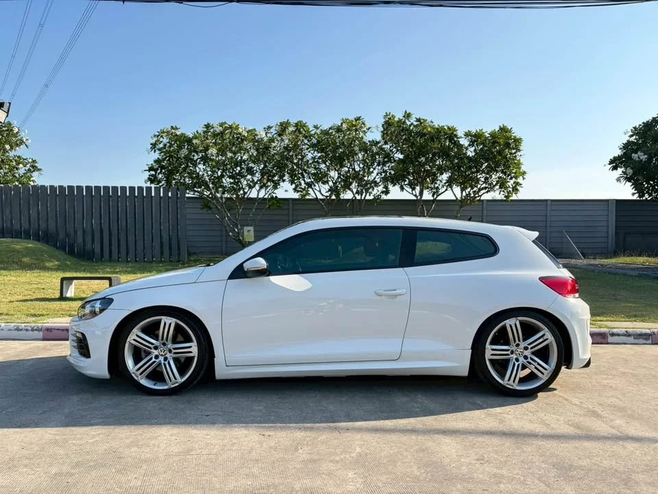 2011 Volkswagen Scirocco III 2