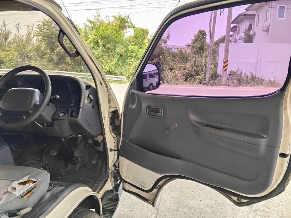 1998 Toyota Commuter IV (H100) 3