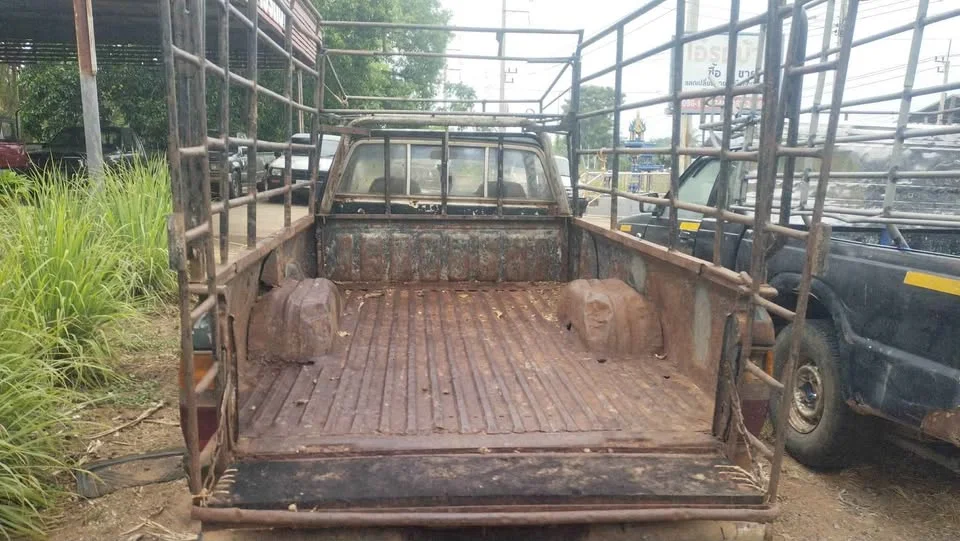 Mitsubishi Triton II 3