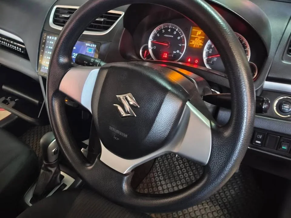 2015 Suzuki Swift II 2