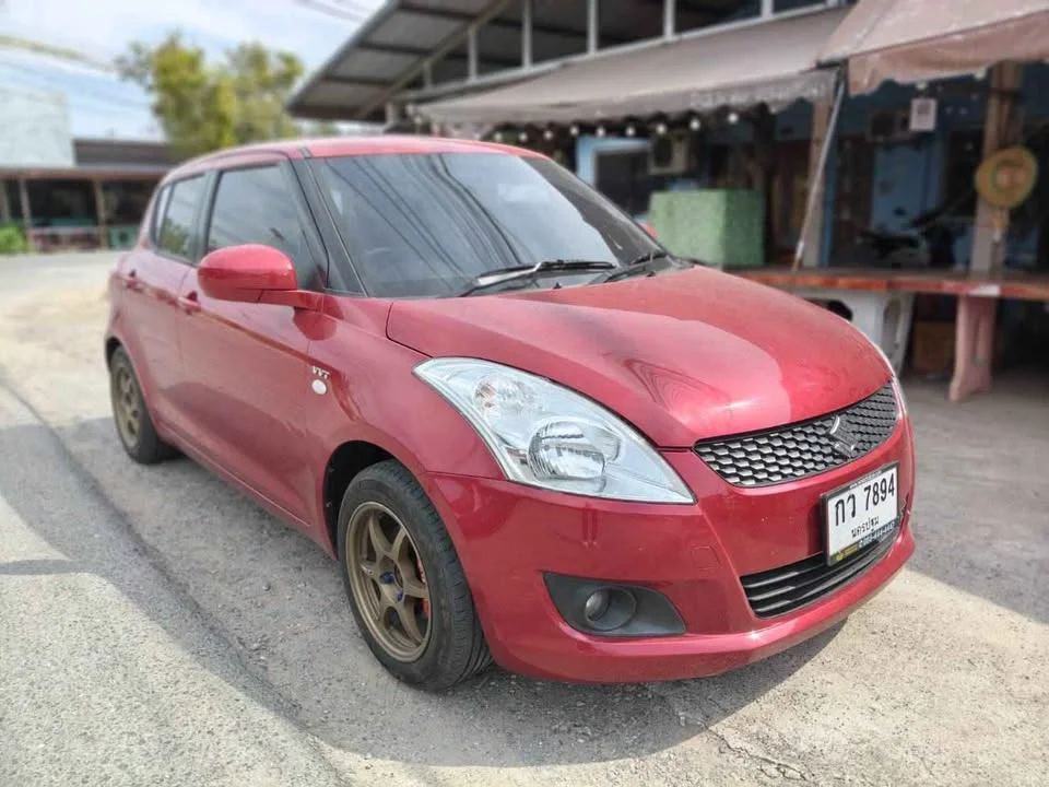 2015 Suzuki Swift II 2