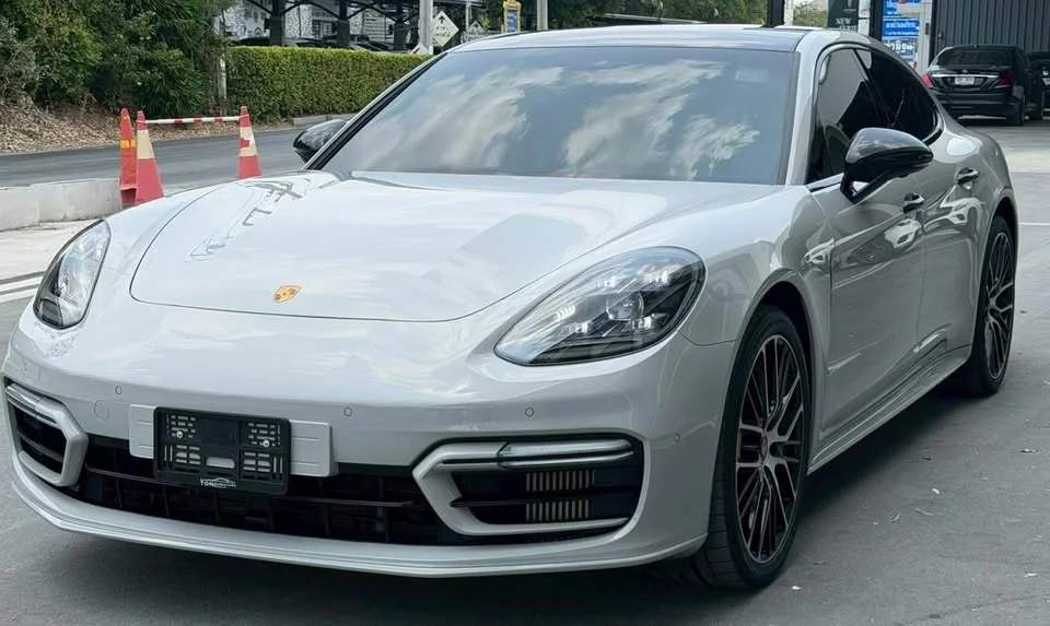 2022 Porsche Panamera II 3