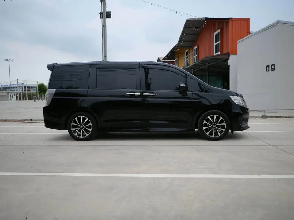 2014 Honda Stepwgn IV 3