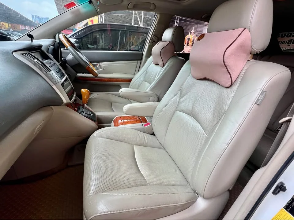 2004 Toyota Harrier II 3